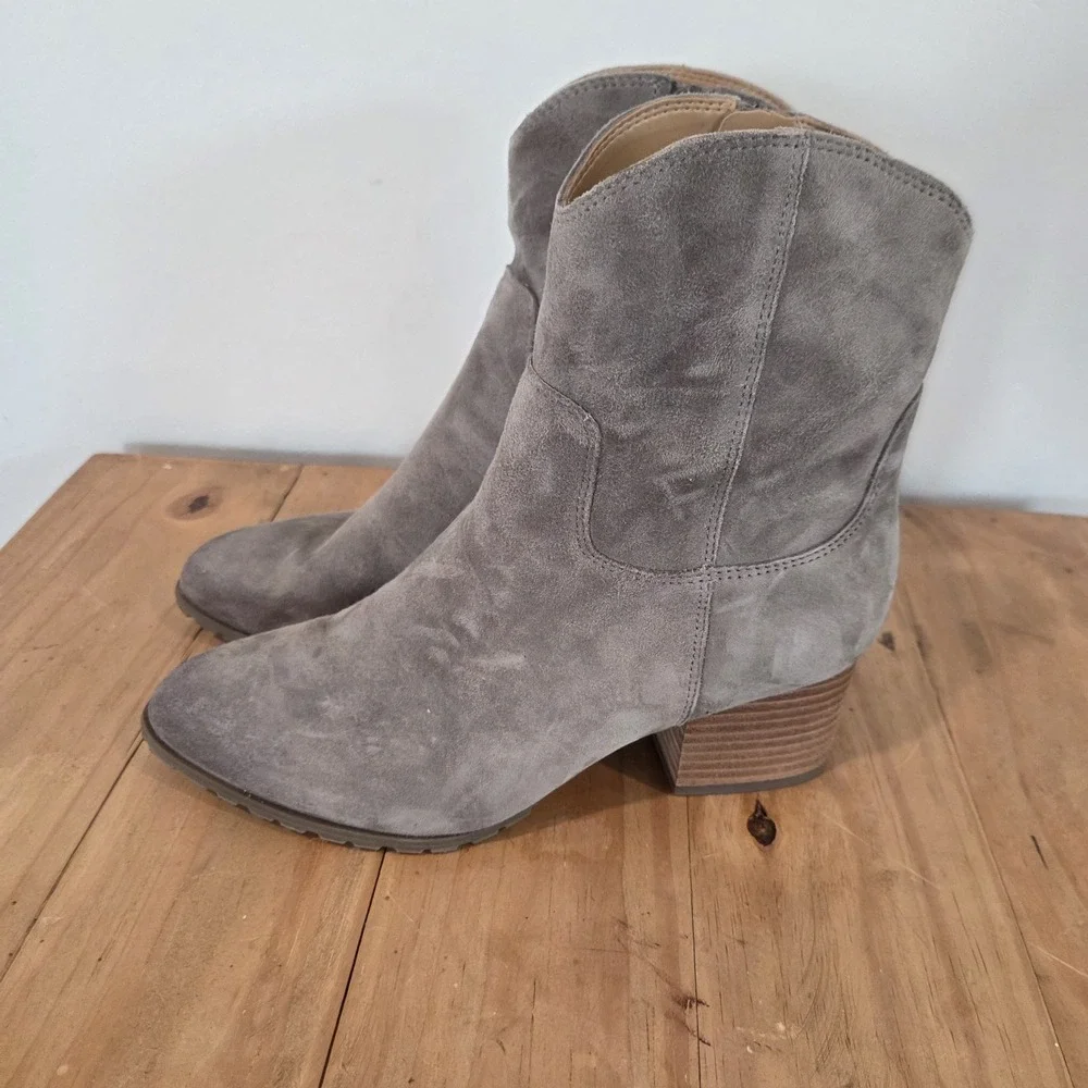 Vionic Bishop Womens 7 Ankle Boots Gray Suede Western Block Heel Zip Booties